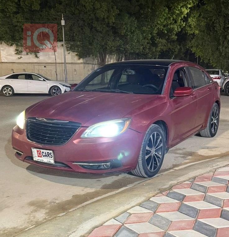 كرايسلر 200